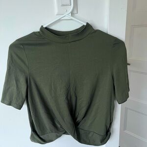🌺 5/$30 🌺 Sage olive green mock neck crop top with twisted waist